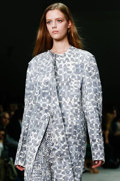 Look 37